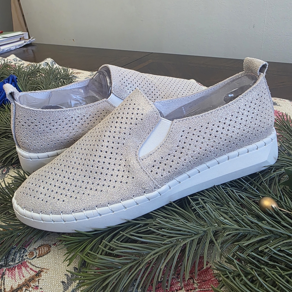 bernie mev. Women's TW 98 Slip-on in Nude Shimmer